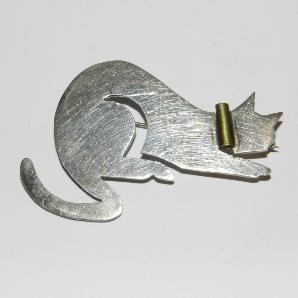 Vintage sterling silver Cat Brooch signed AIS Very Rare!